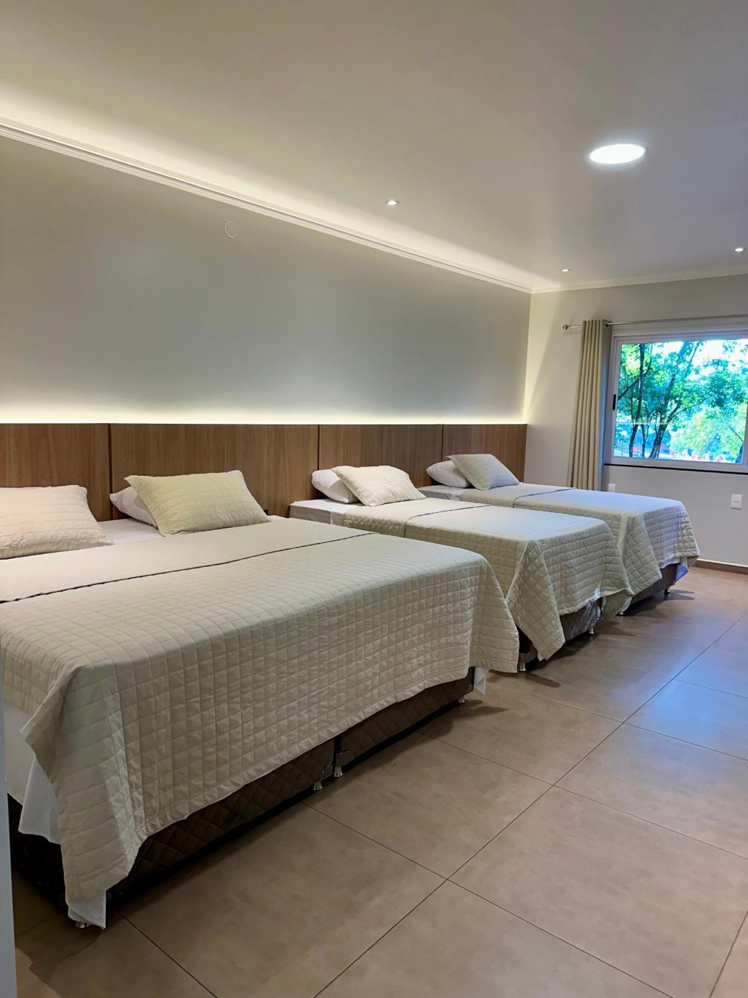Parque Hotel Manantial Hohenau Exterior photo